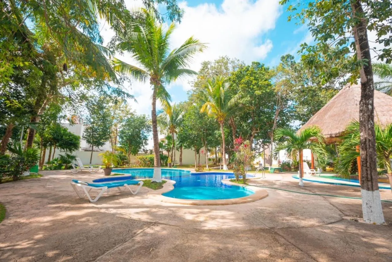 Encantadora Casa En Privada - Pool Parking Palapa Playa del Carmen